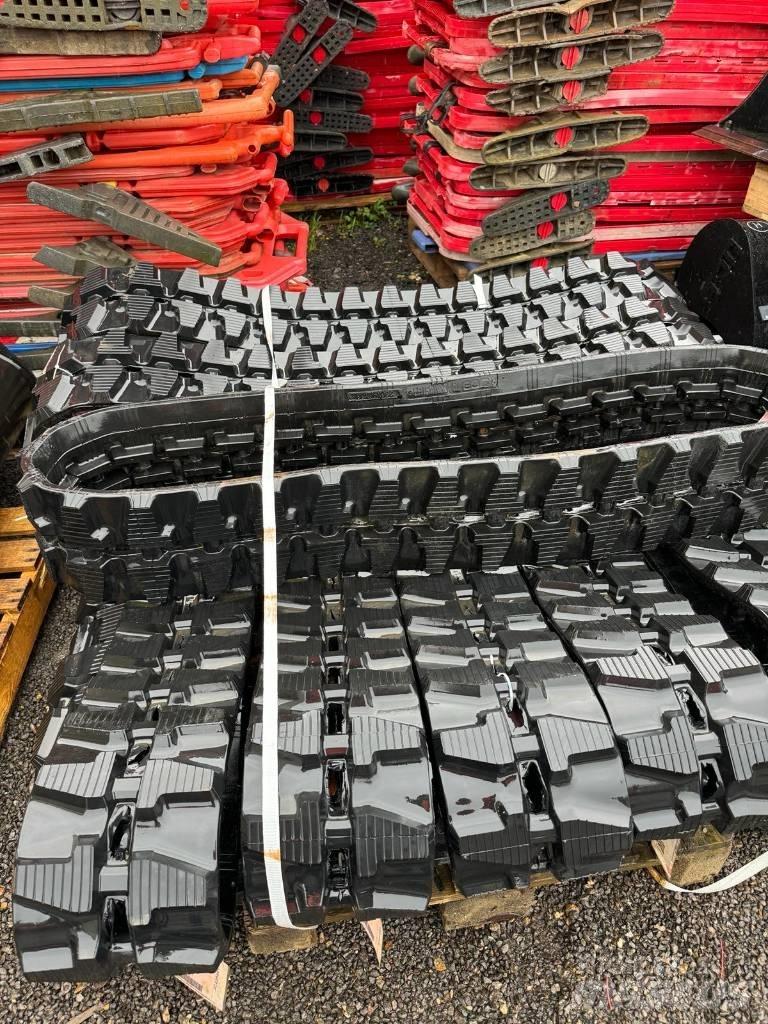 JCB RUBBER TRACKS Rastos