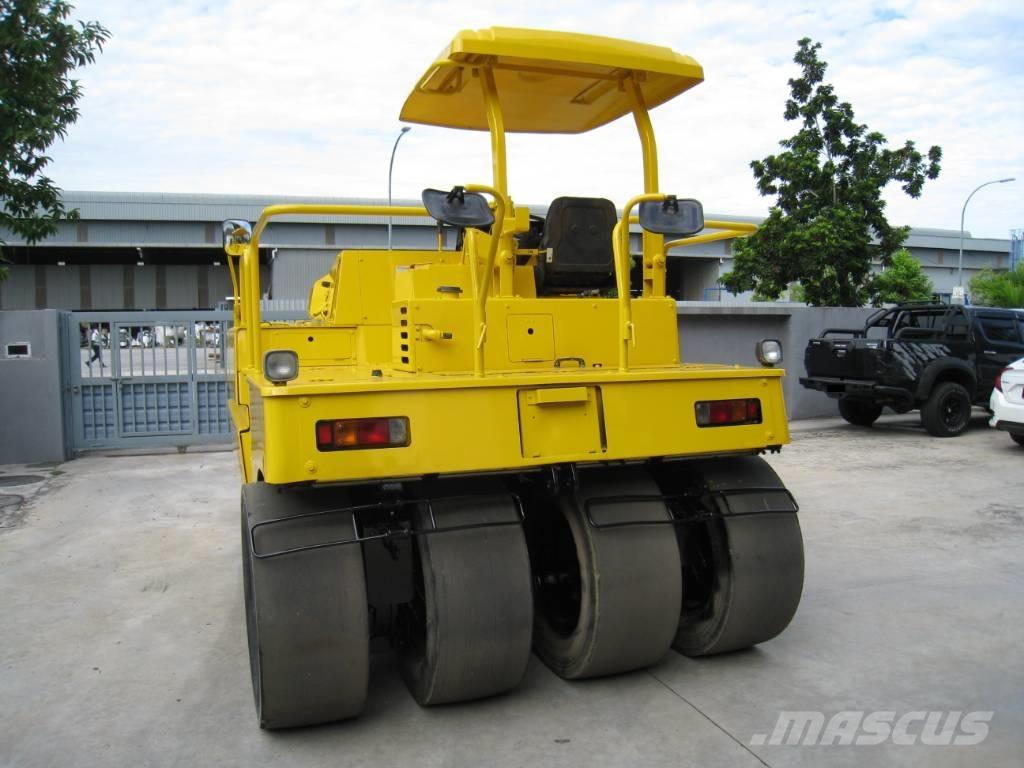 Sakai TZ 701 Cilindros Compactadores de pneus