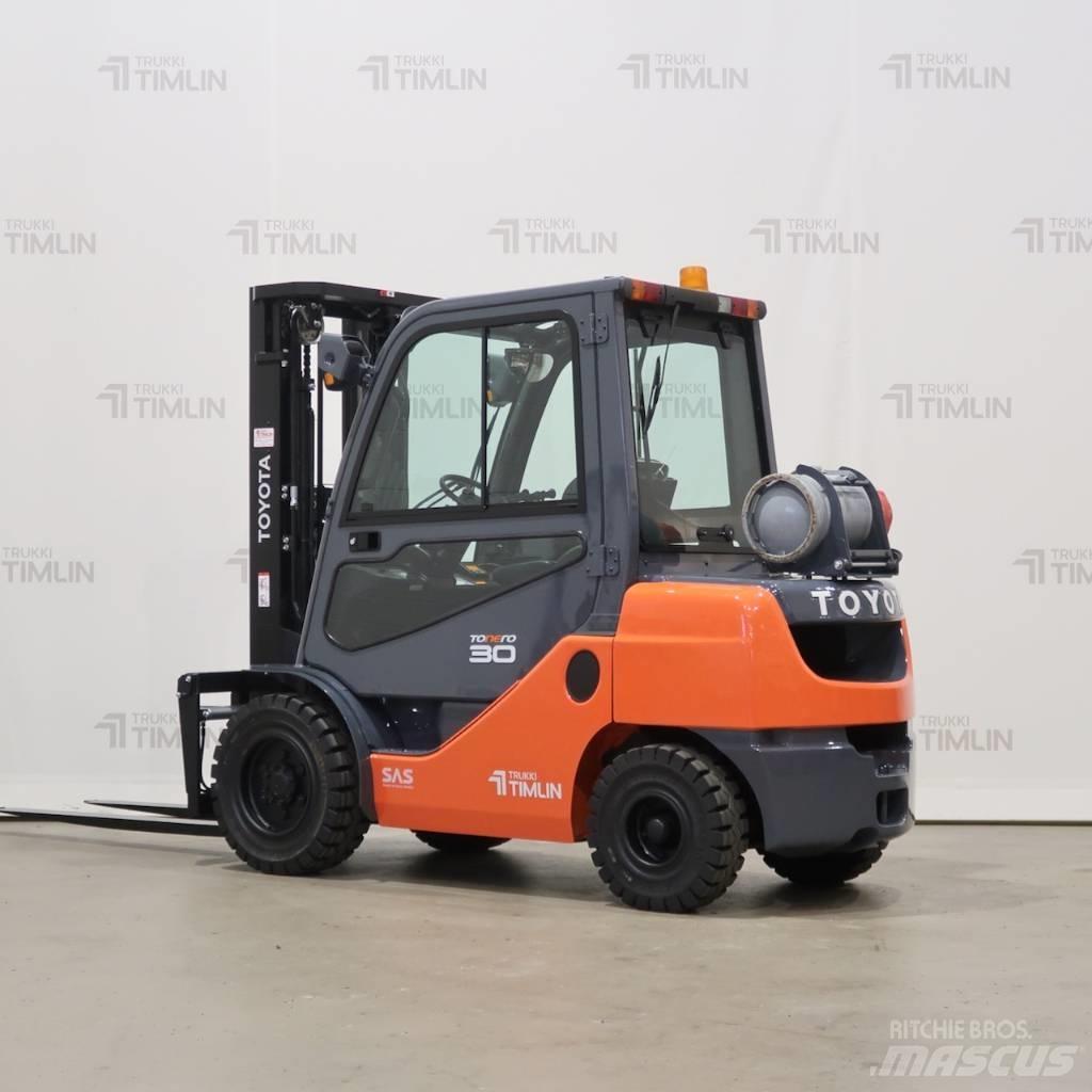 Toyota 02-8FGF30 Empilhadores a gás