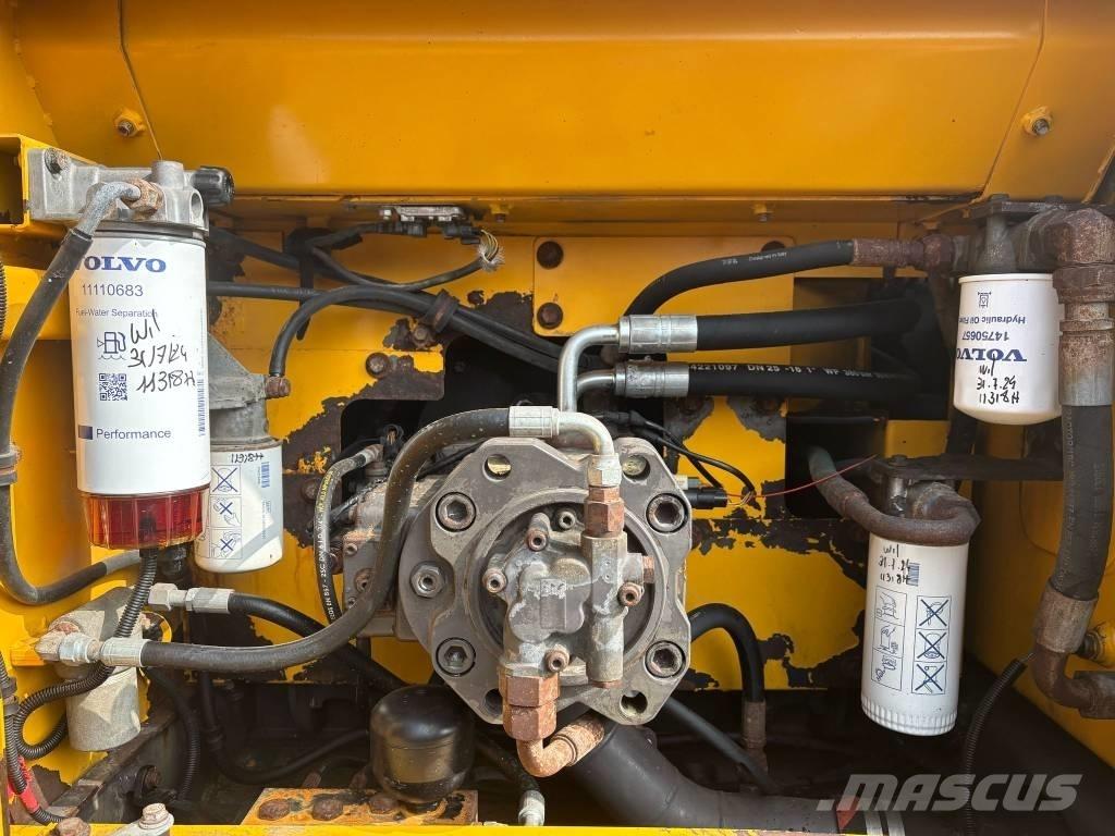 Volvo EC 220 DL Escavadeiras de esteiras