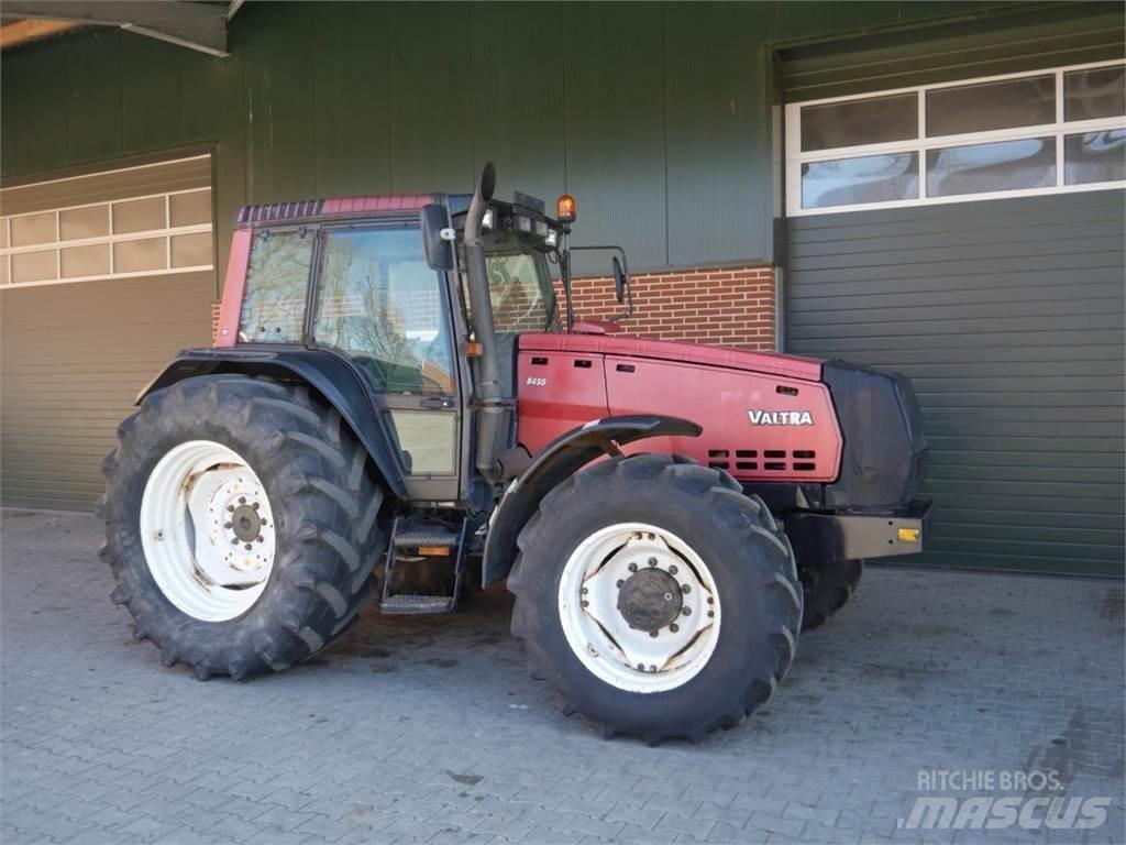 Valtra 8450 Tratores Agrícolas usados