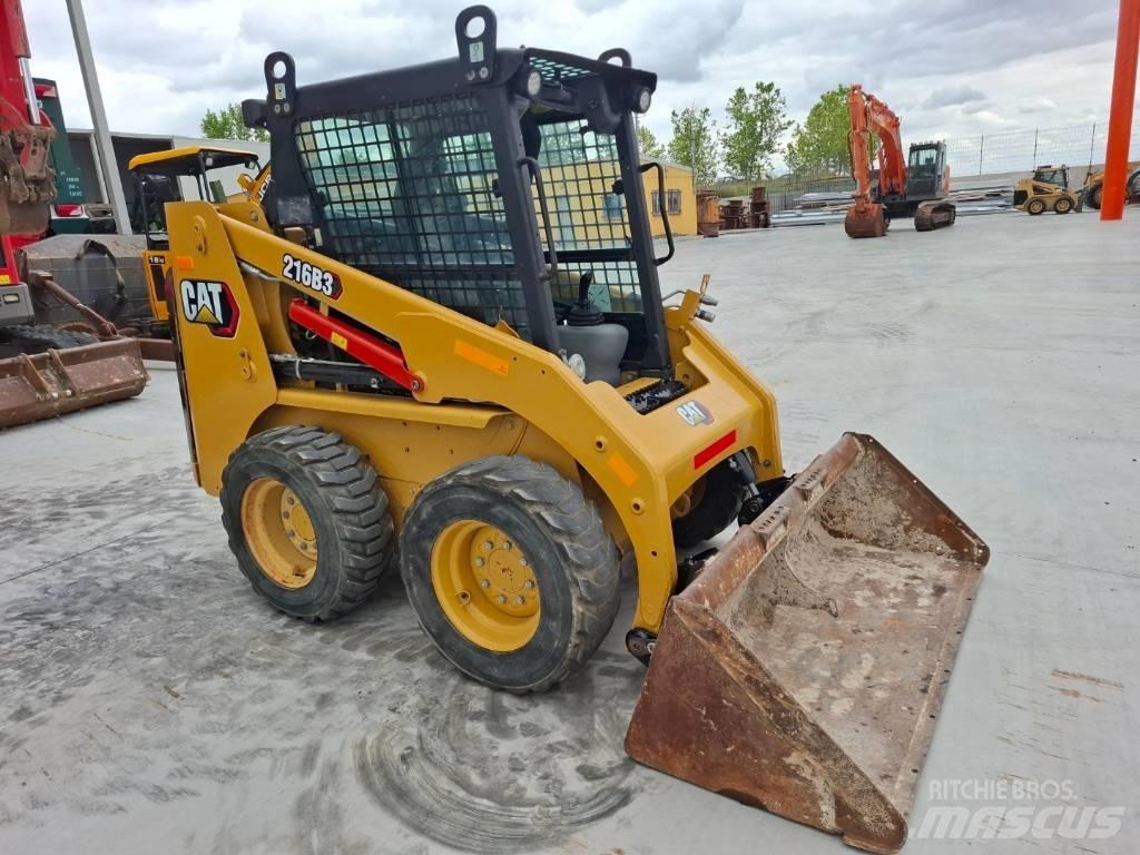 CAT 216 B 3 Minicarregadeiras