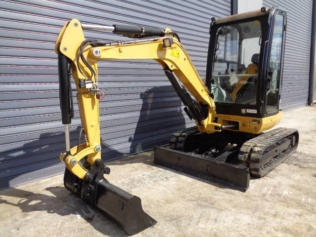 CAT 302.7 D Miniescavadeiras