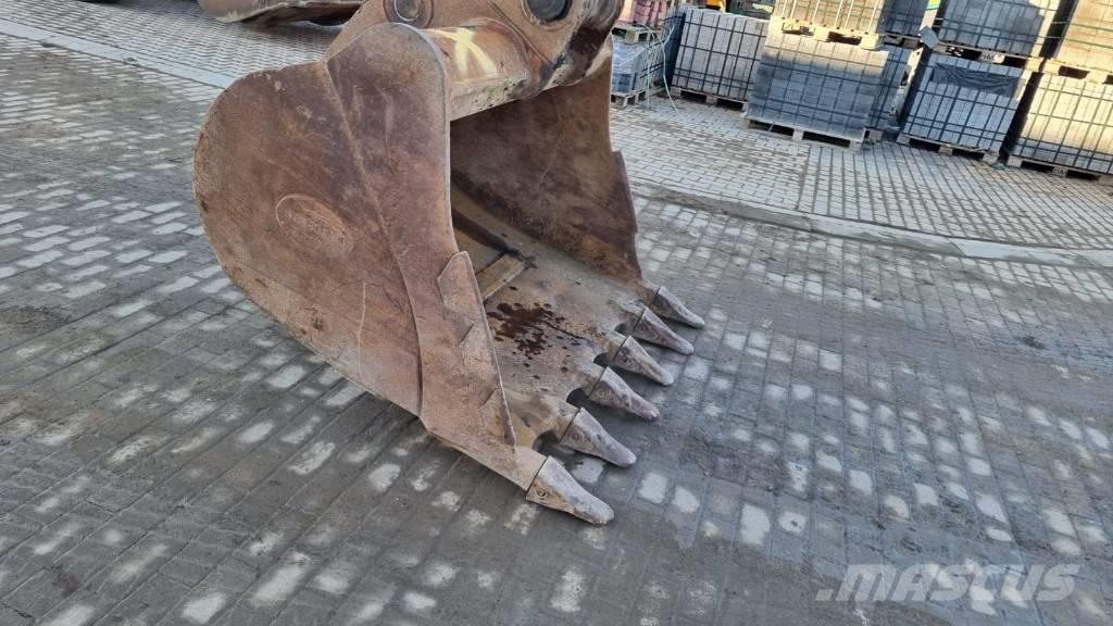 Komatsu PC 210 LC Escavadeiras de esteiras