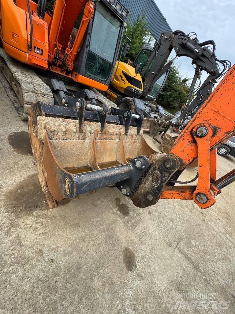 Doosan DX140 LC Escavadeiras de esteiras