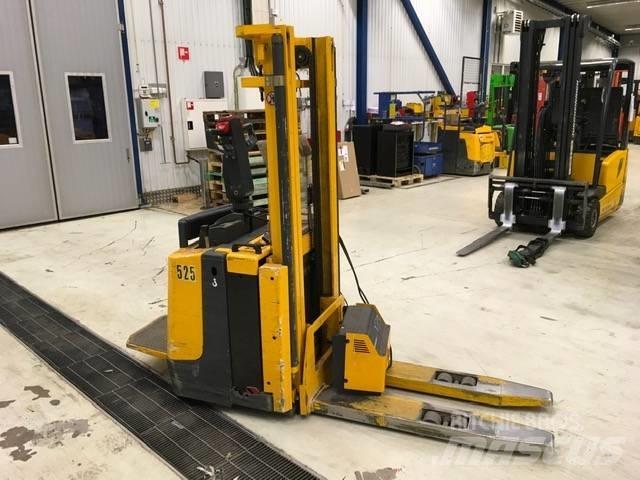Jungheinrich ERC 14 Empilhador para operador externo