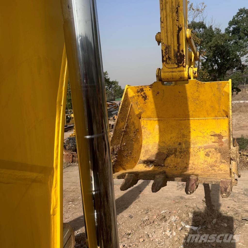 Komatsu 240LC-8 Escavadeiras de esteiras
