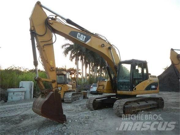 CAT 320D Escavadeiras de esteiras