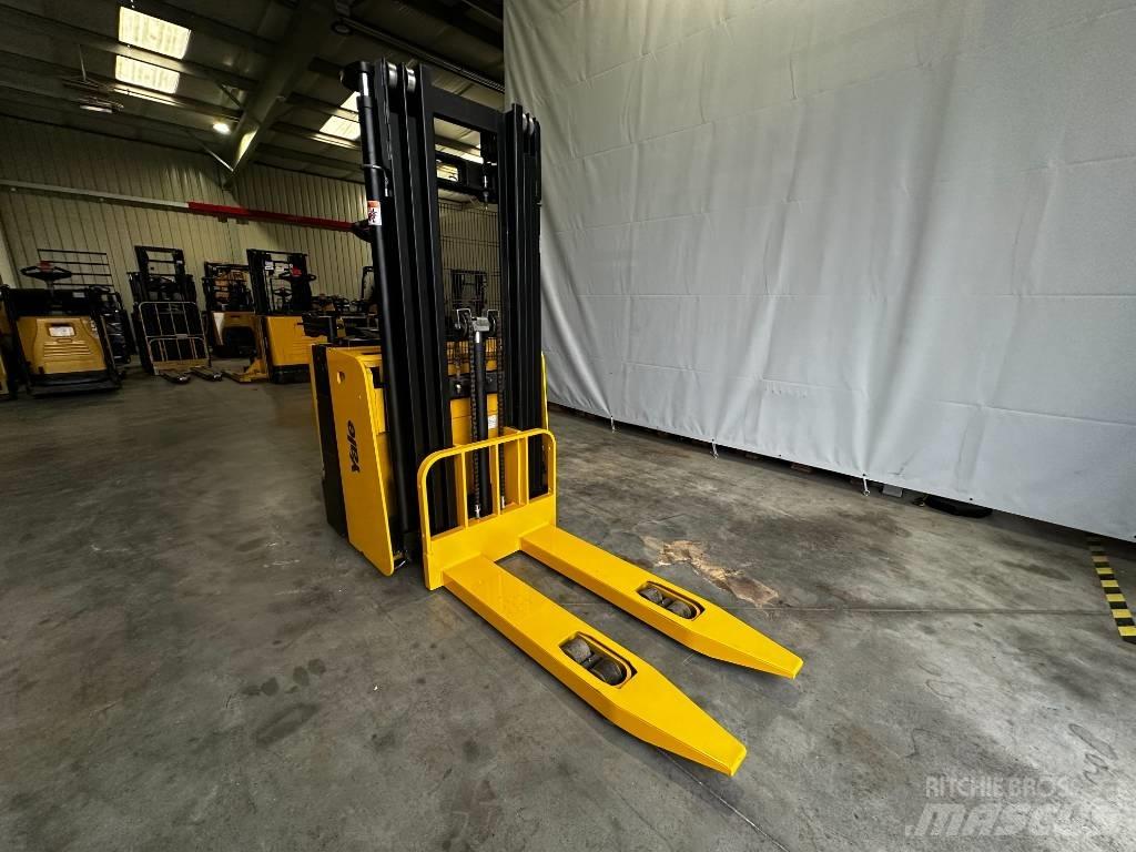 Yale MS12x Empilhador para operador externo