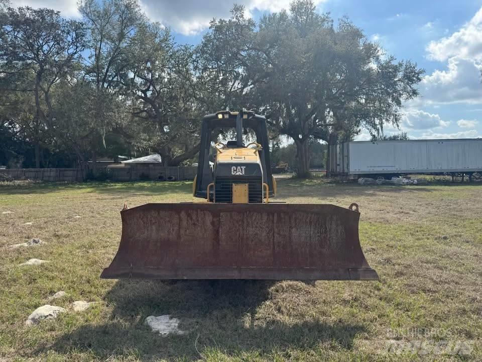 CAT D 3 K 2 LGP Dozers - Tratores rastos