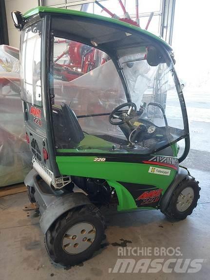 Avant 220 Minicarregadeiras