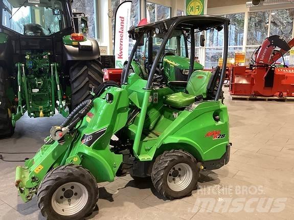 Avant R28 Minicarregadeiras