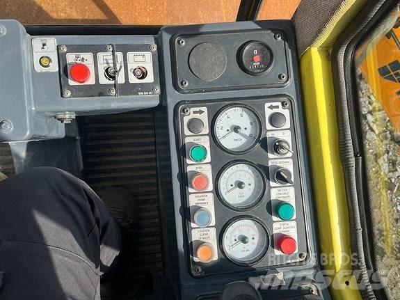 Bomag BW211 D-3 Espalhadoras de asfalto