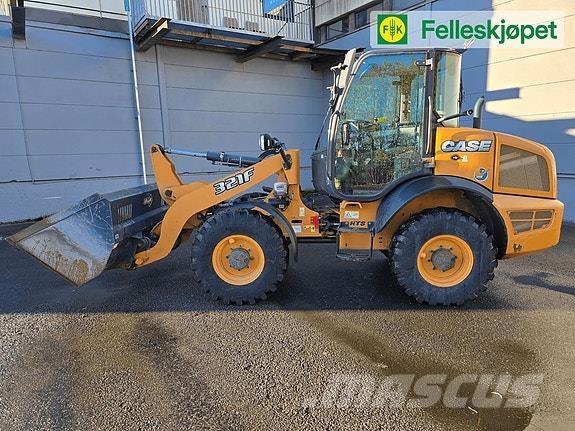 CASE 321f Carregadeiras de rodas