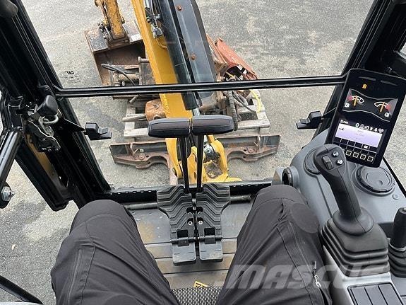 CAT 301.8 Miniescavadeiras