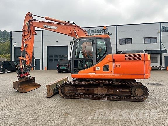 Doosan DX140LC Escavadeiras de esteiras