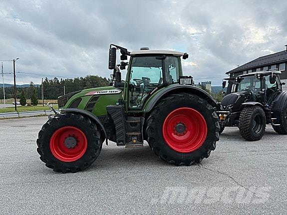 Fendt 724 VARIO Tratores Agrícolas usados
