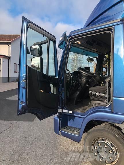 Iveco 120ELG Caminhões de caixa fechada