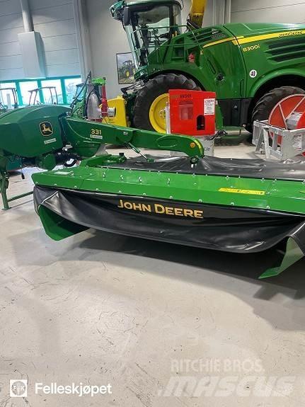 John Deere 331C Gadanheiras