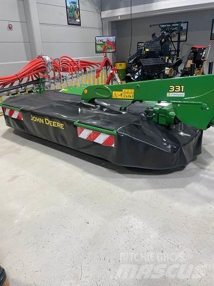 John Deere 331C Gadanheiras