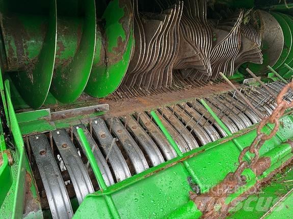 John Deere C440R Enfardadeira de rolos
