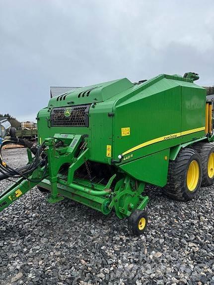 John Deere C440R Enfardadeira de rolos