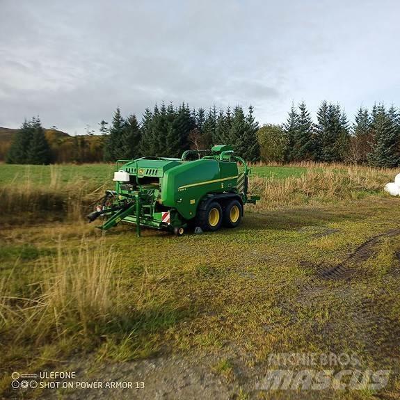 John Deere C441R Enfardadeira de rolos