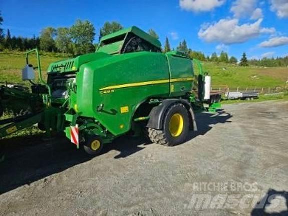 John Deere C441R Enfardadeira de rolos