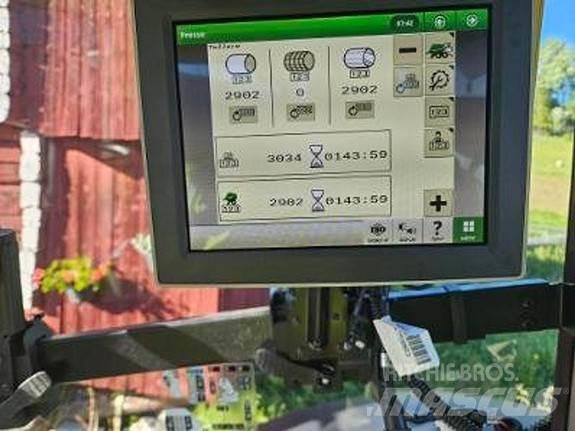 John Deere C441R Enfardadeira de rolos
