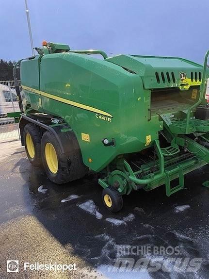 John Deere C441R Enfardadeira de rolos
