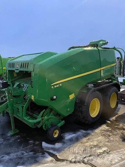 John Deere C441R Enfardadeira de rolos