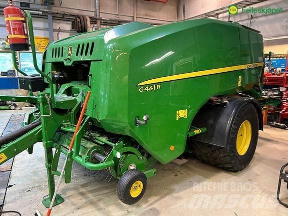 John Deere C441R Enfardadeira de rolos
