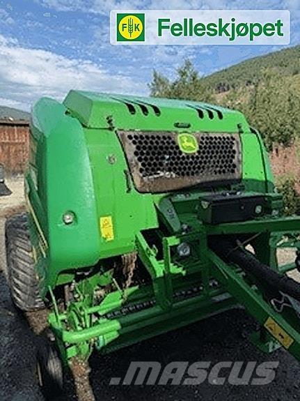 John Deere F440R Enfardadeira de rolos