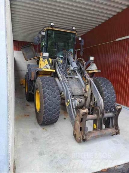 Komatsu WA200 PT Carregadeiras de rodas