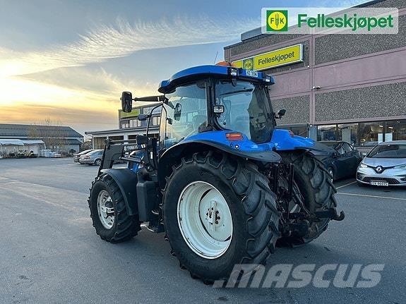 New Holland TS135A Tratores Agrícolas usados