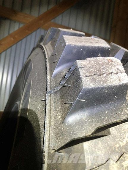 Nokian Hakka TRI Outros limpa-neves e máquinas de limpeza viária