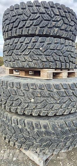 Nokian Hakkapelita Outros limpa-neves e máquinas de limpeza viária