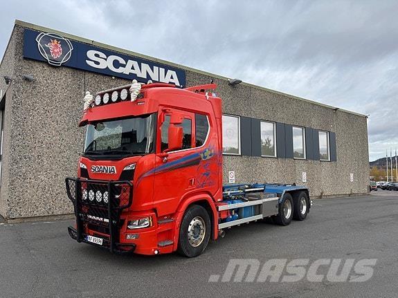 Scania R650B6x4NB Camiões caixa desmontável com elevador de cabo