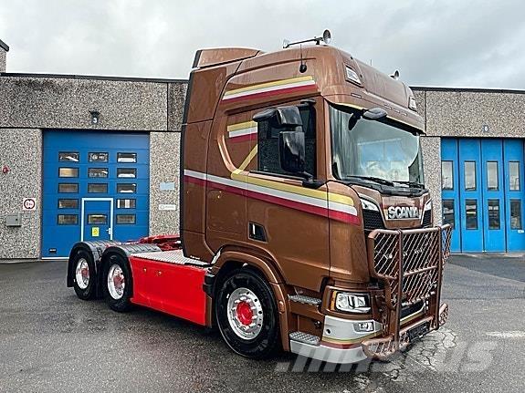 Scania R660A6X4NB Cavalos Mecânicos