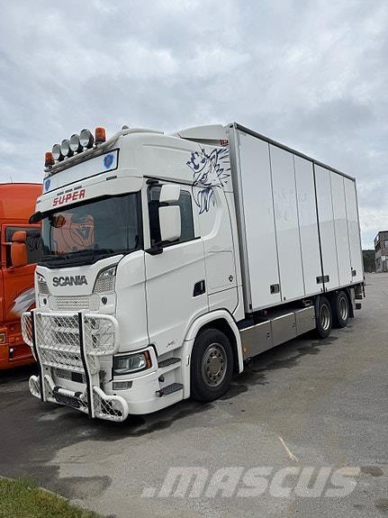 Scania S650B6X2NB Caminhões de caixa fechada