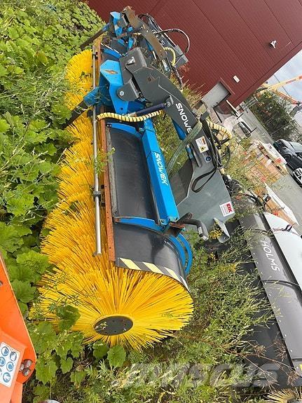 Snowek AH 330 Outros limpa-neves e máquinas de limpeza viária