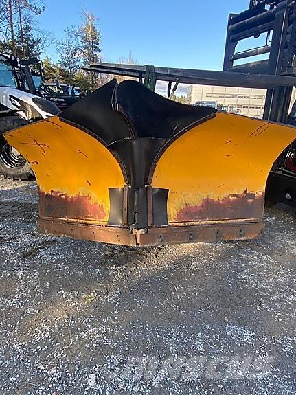 Tellefsdal 2700 V Lâminas de neve e arados