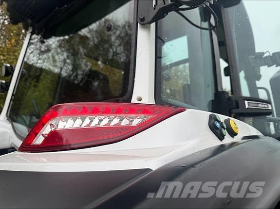 Valtra G135A Tratores Agrícolas usados
