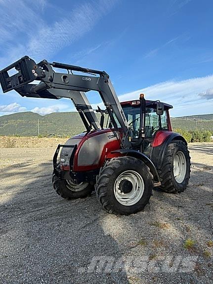 Valtra M150 Tratores Agrícolas usados