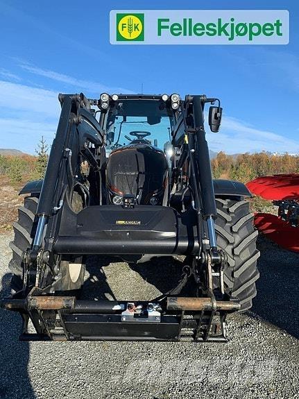 Valtra N124 Tratores Agrícolas usados