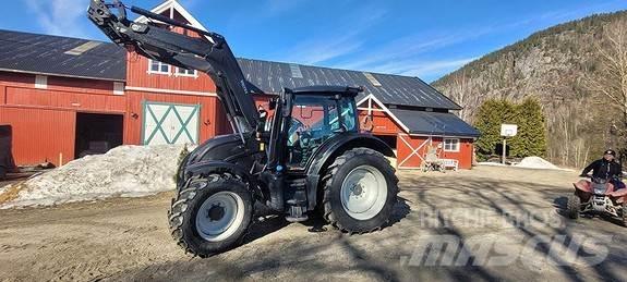 Valtra N135 Tratores Agrícolas usados