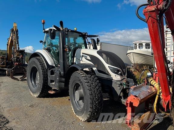 Valtra T214 Versu Tratores Agrícolas usados