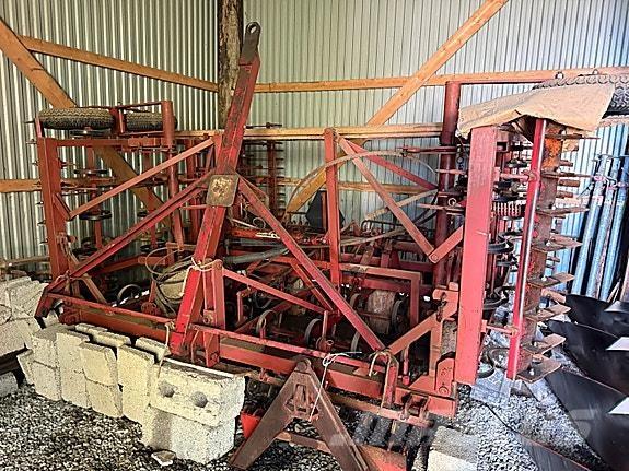   Outras máquinas de lavoura e acessórios