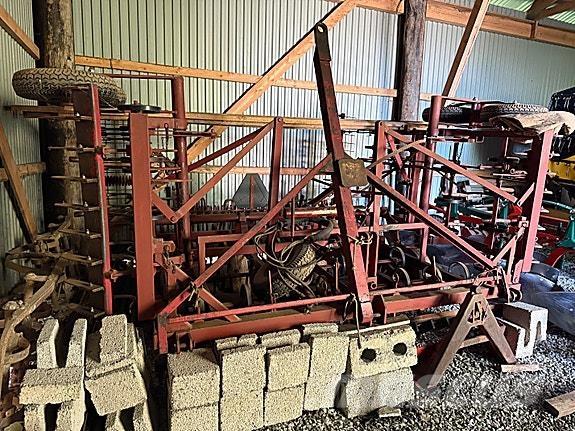   Outras máquinas de lavoura e acessórios