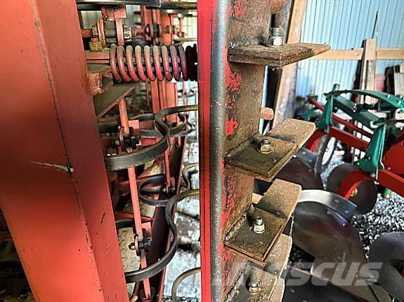   Outras máquinas de lavoura e acessórios